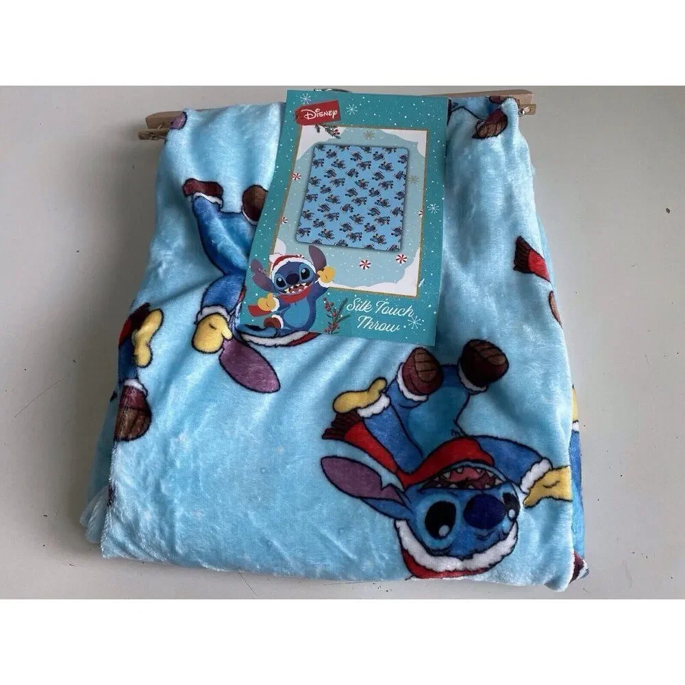 Disney Stitch With Mittens Winter Christmas Santa Hat Throw Blanket 50 X 70” NEW